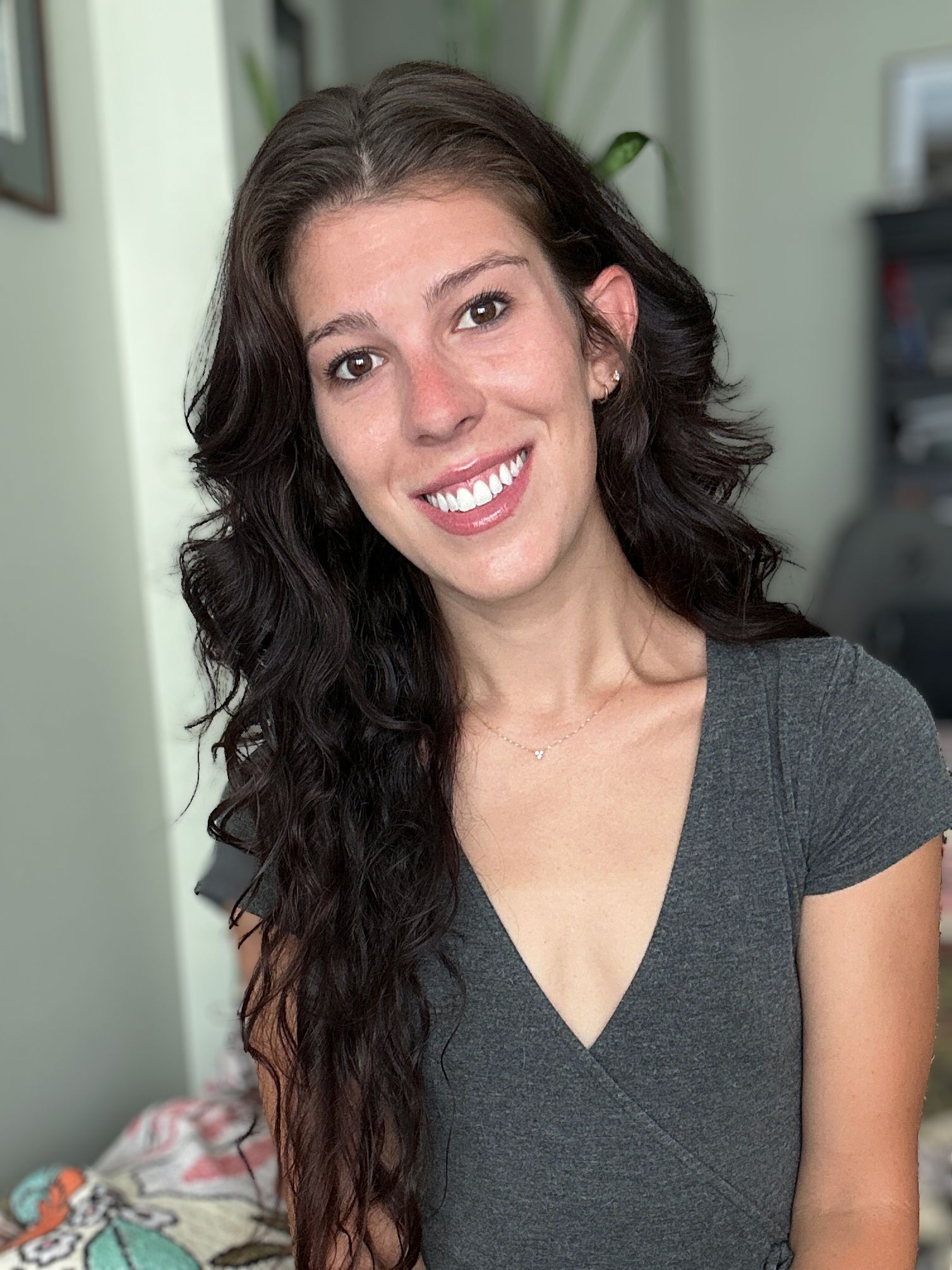 Reesehannah Artist Head Shot